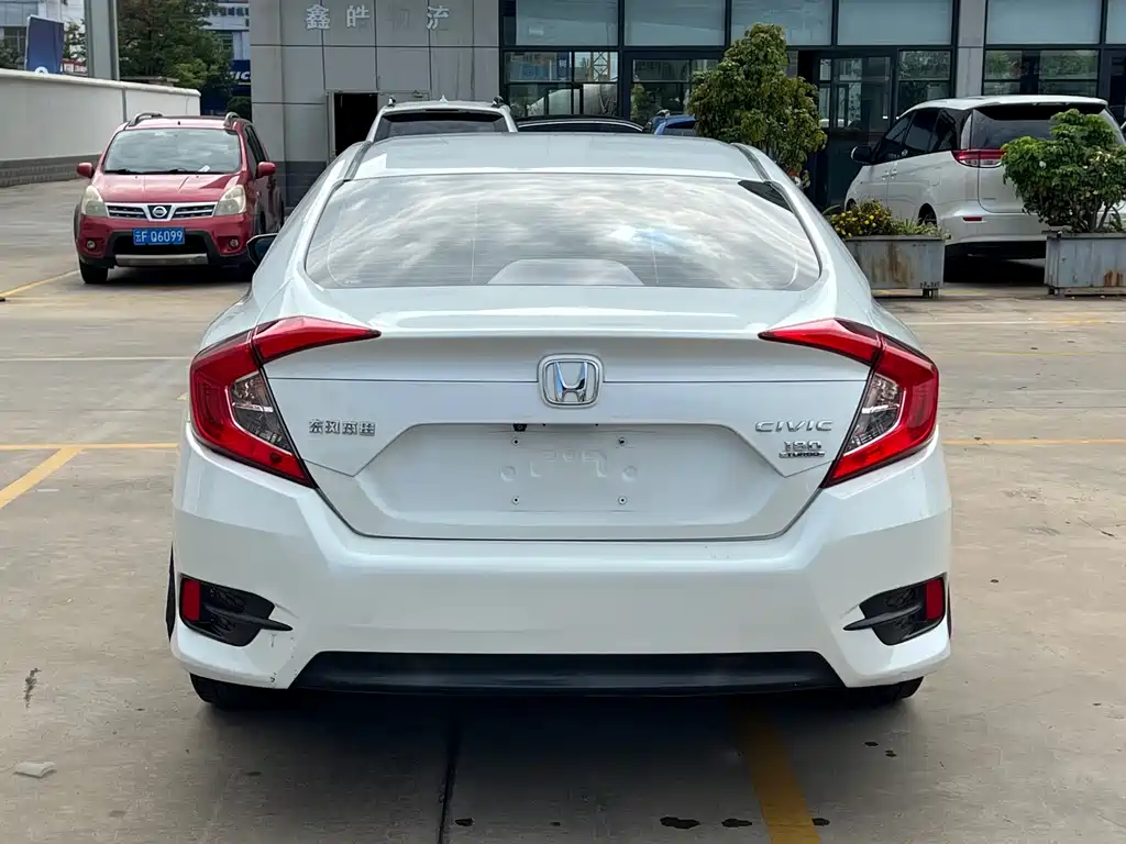 Honda Civic — миниатюра 7