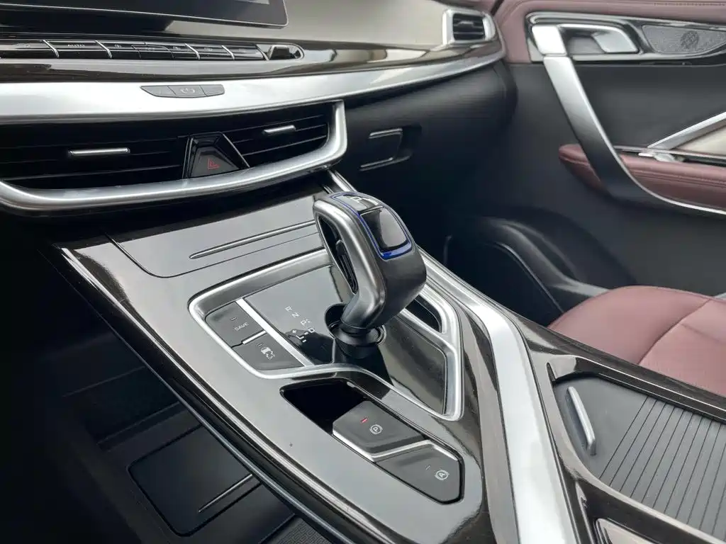Geely Jia Ji New Energy — миниатюра 16