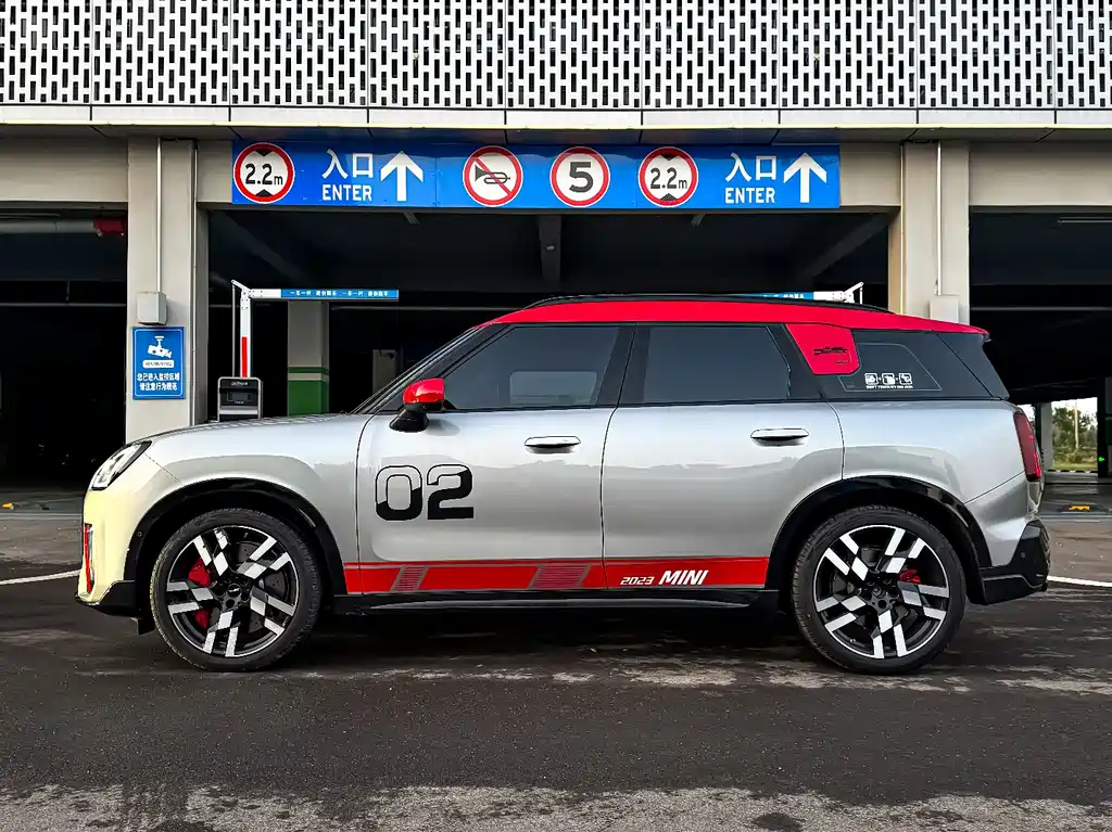 MINI JCW COUNTRYMAN