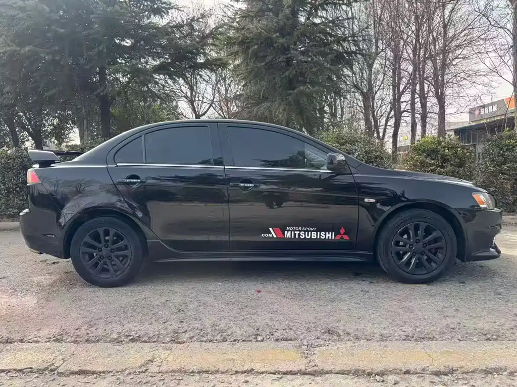 Mitsubishi Lancer EX — миниатюра 8