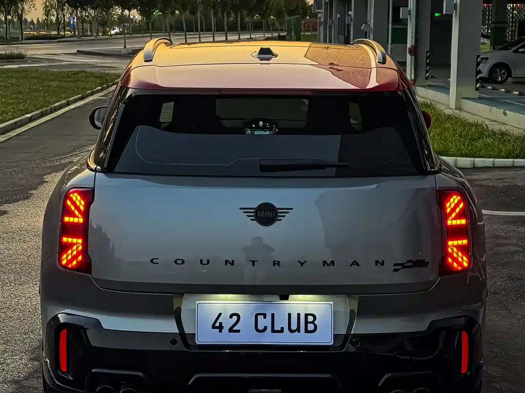 MINI JCW COUNTRYMAN