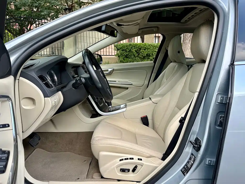 Volvo S60 (Import) — миниатюра 6