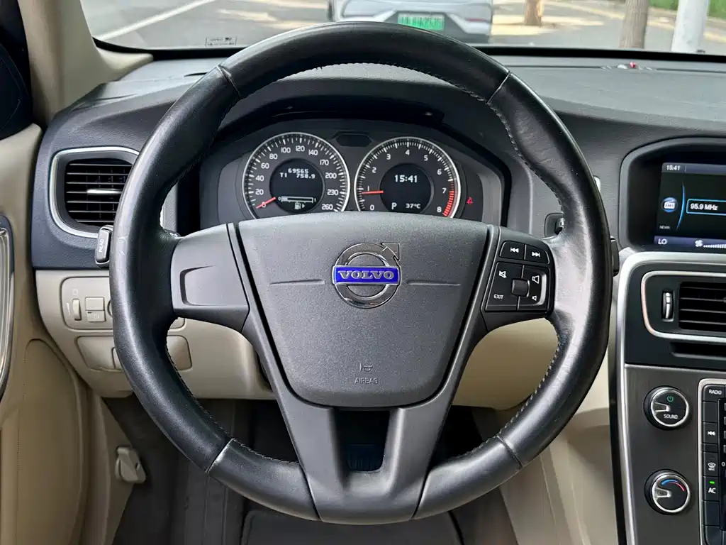 Volvo S60 (Import) — миниатюра 9