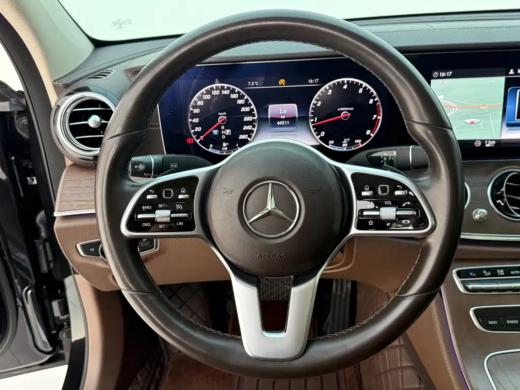 MERCEDES-BENZ E CLASS