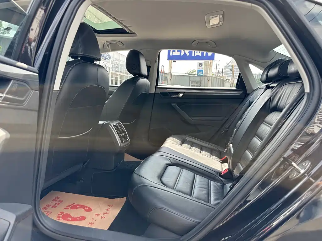 Volkswagen Passat — миниатюра 12