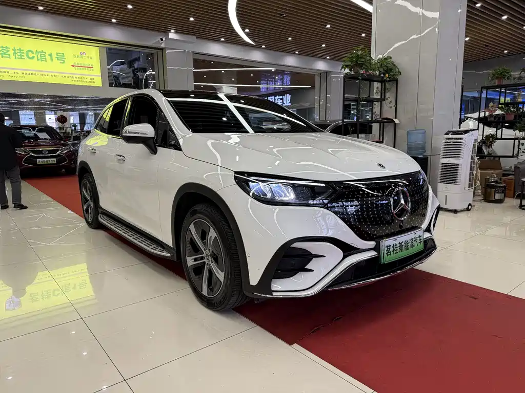 MERCEDES-BENZ EQE SUV