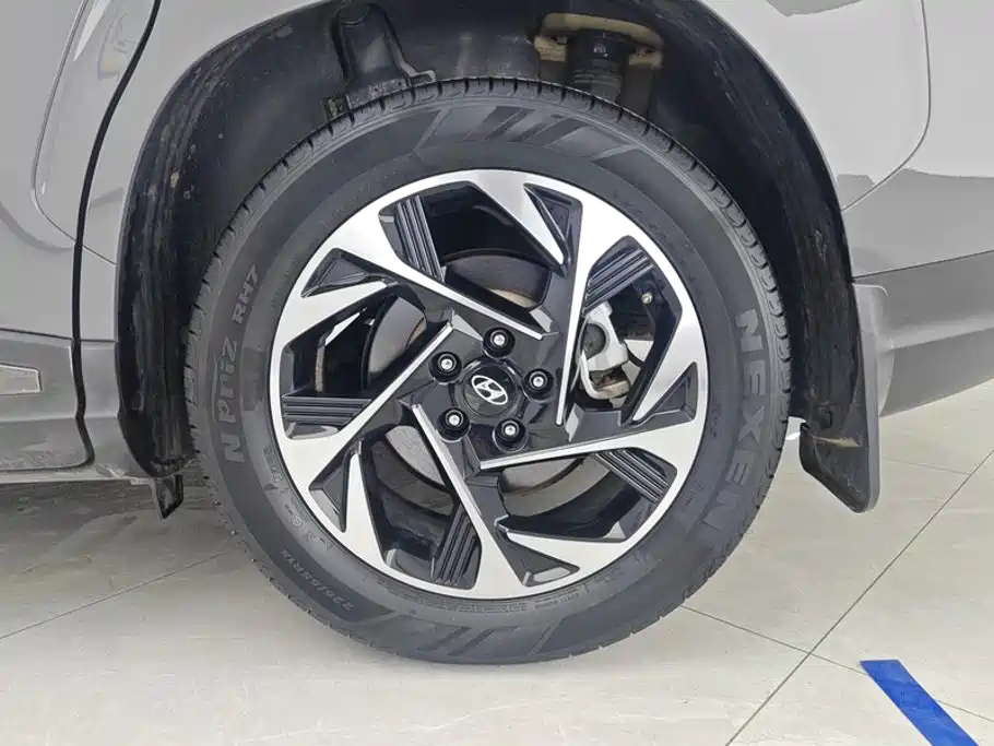 Hyundai Custo — миниатюра 6