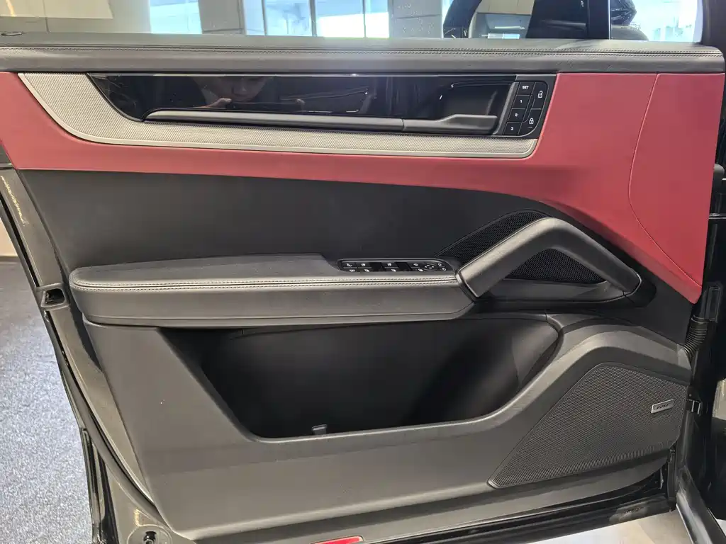 PORSCHE CAYENNE NEW ENERGY