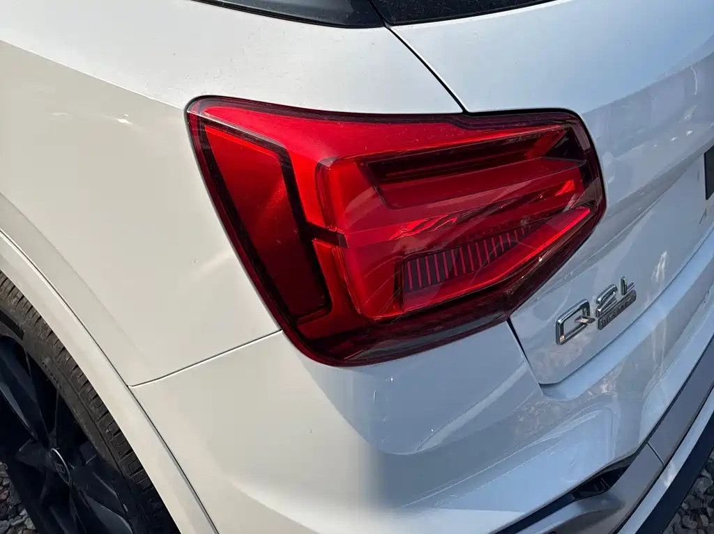Audi Q2L — миниатюра 5