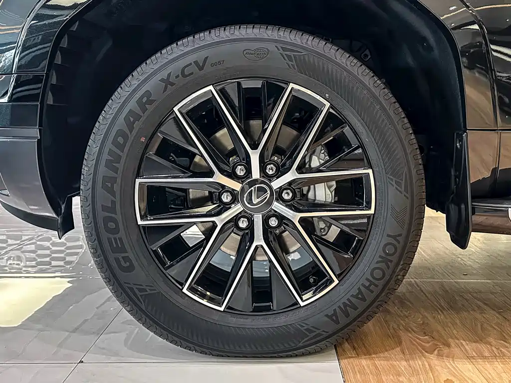 Lexus GX 2025 550