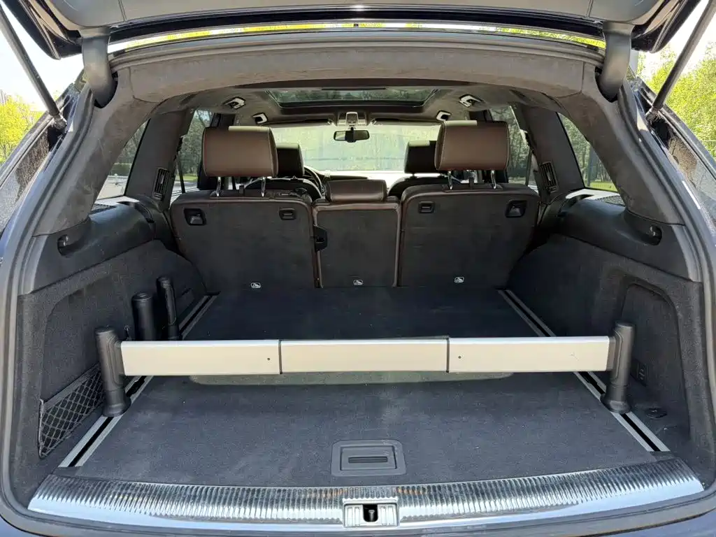 Audi Q7 — миниатюра 9