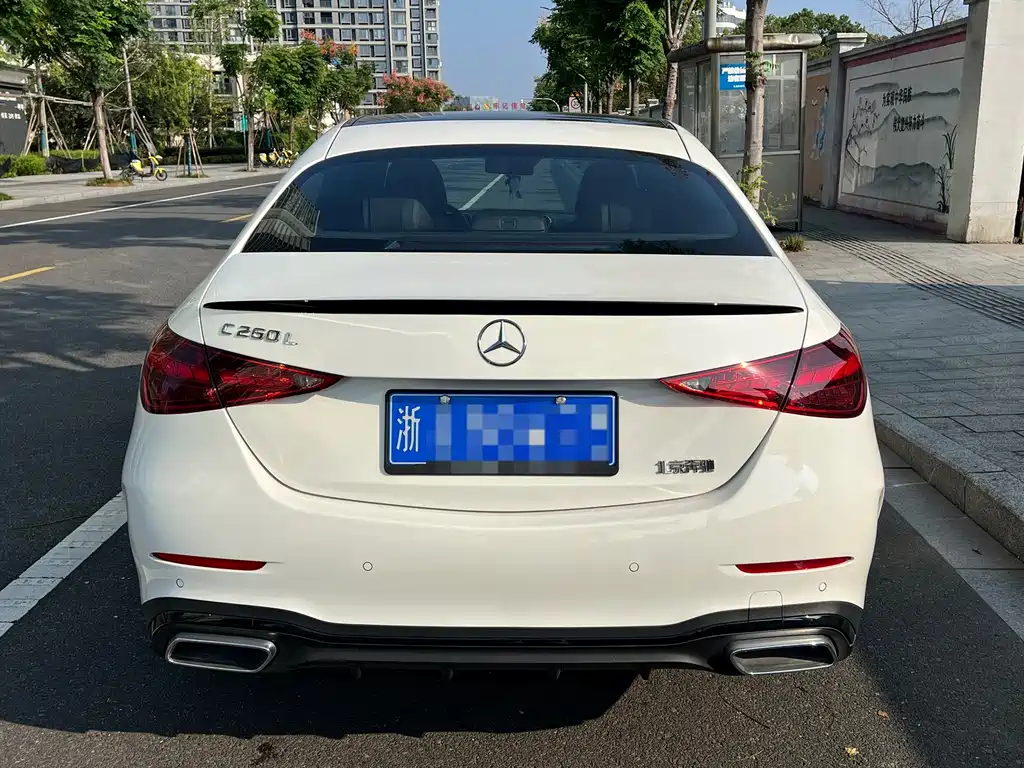 Mercedes-Benz C-Class — миниатюра 16