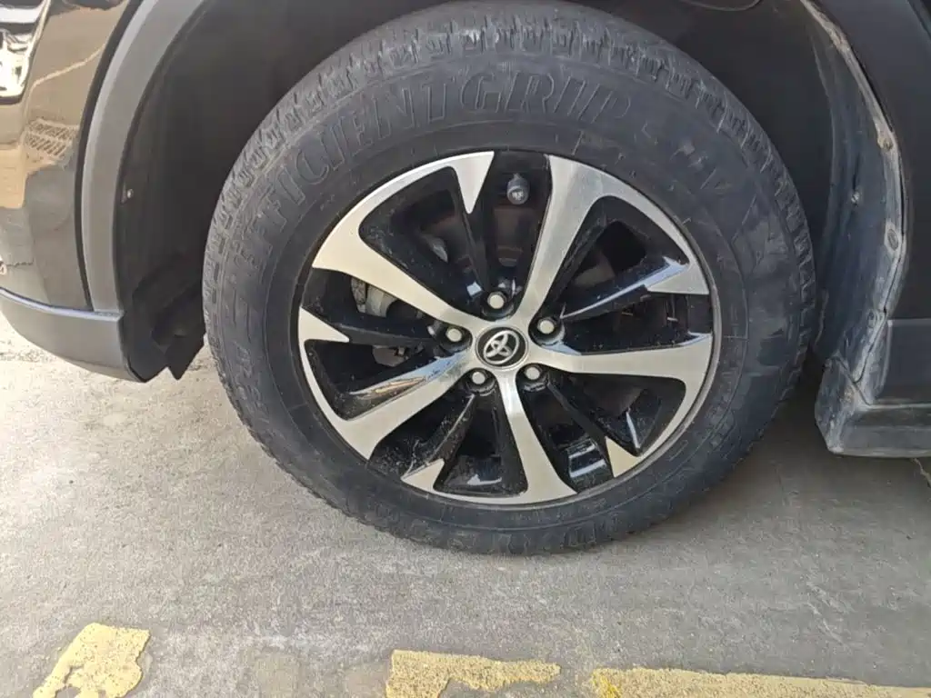 Toyota RAV4 — миниатюра 23
