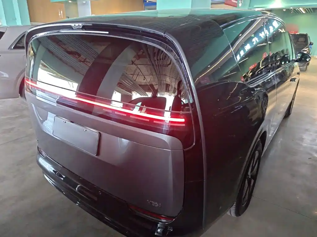 Li Auto MEGA 2025 Ultra