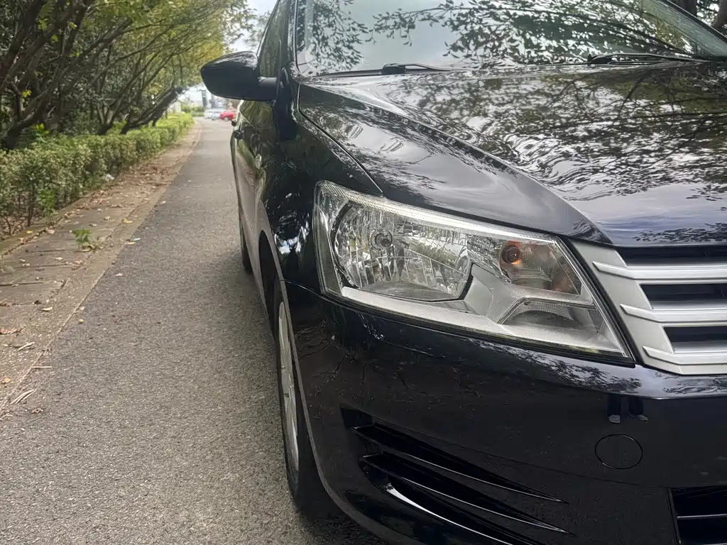 Volkswagen Santana — миниатюра 9