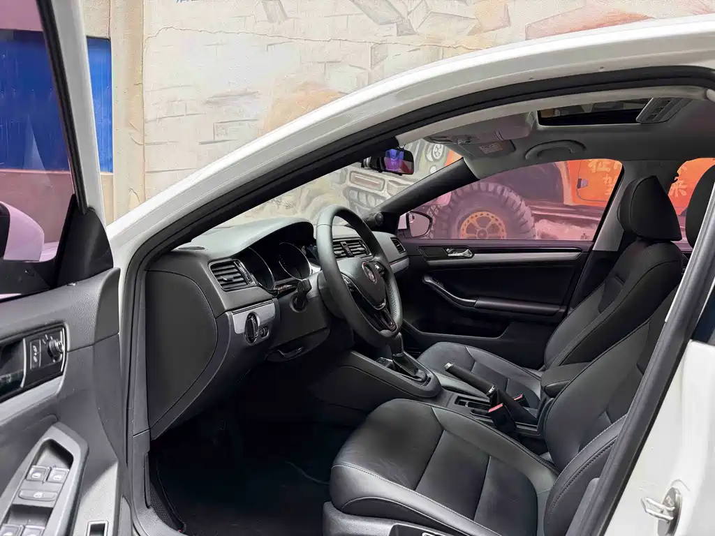 Volkswagen Sagitar — миниатюра 7