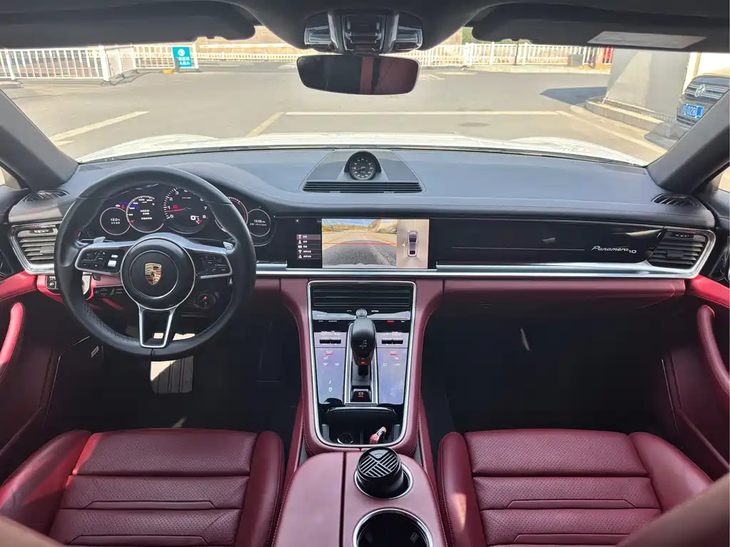 PORSCHE PANAMERA