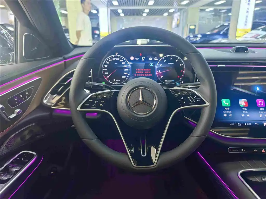 Mercedes-Benz E-Class — миниатюра 16