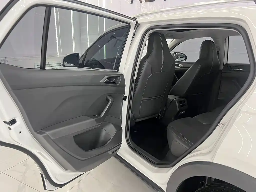 Volkswagen T-Cross — миниатюра 12