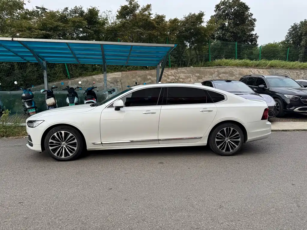 Volvo S90 — миниатюра 5
