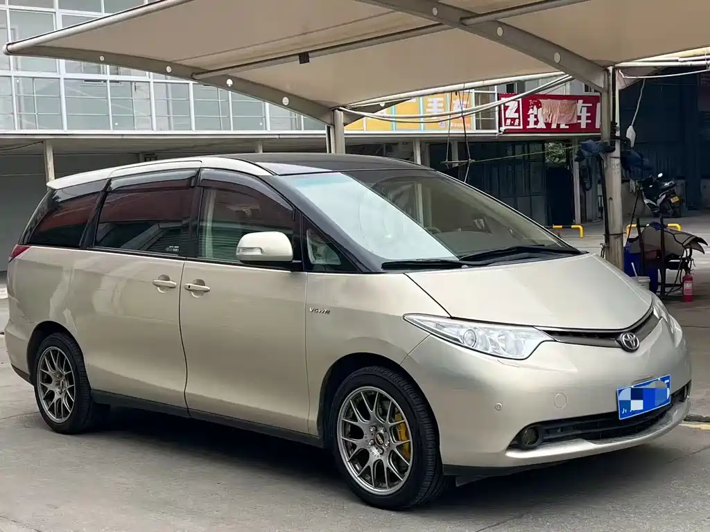 Toyota Previa — миниатюра 3