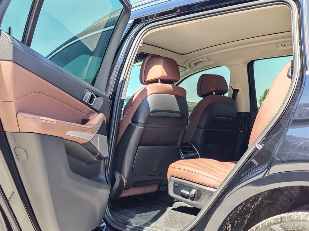 BMW X7 — миниатюра 12