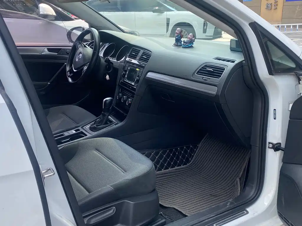 Volkswagen Golf — миниатюра 6