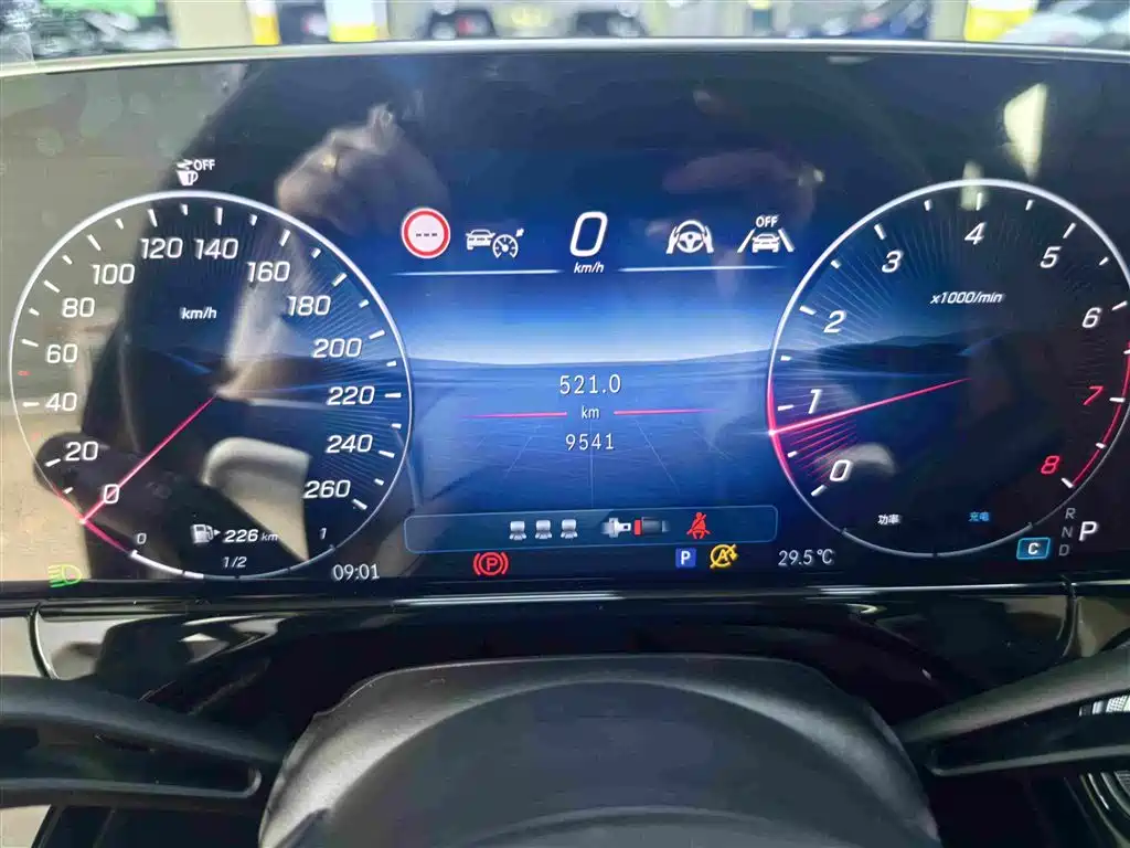Mercedes-Benz E-Class — миниатюра 14