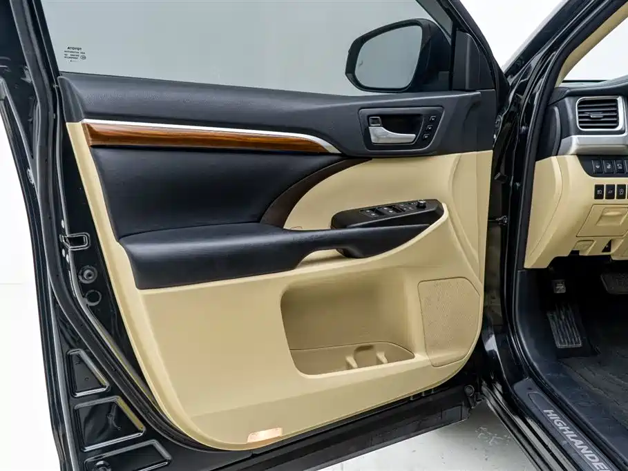 Toyota Highlander — миниатюра 16