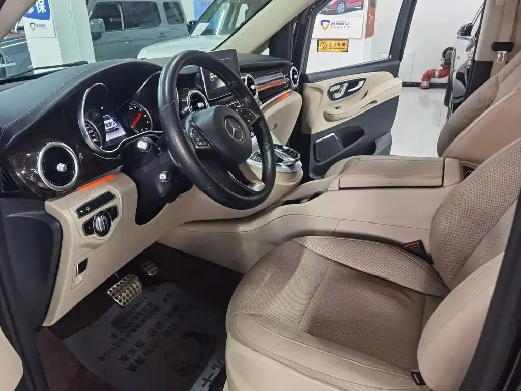 Mercedes-Benz V-Class V 2018 V 260 L Luxury Long Wheelbase VI