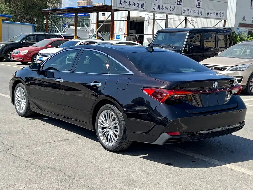 Toyota Avalon 2019 2.5L XLE Luxury VI