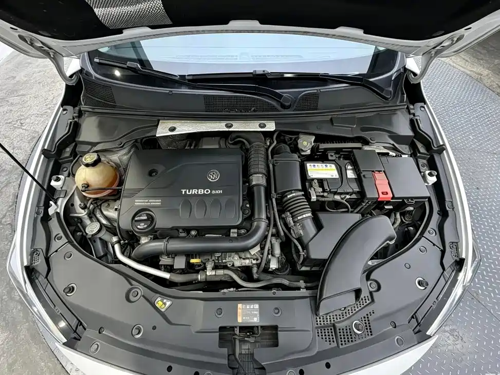 Buick Verano — миниатюра 12