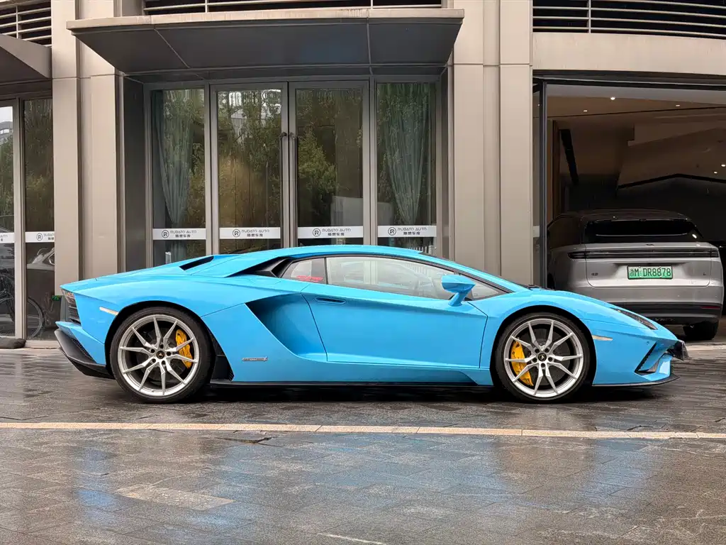 Lamborghini Aventador — миниатюра 7