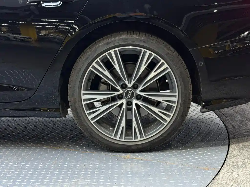 Audi A6L — миниатюра 11
