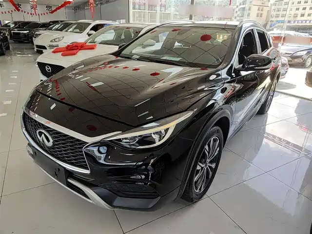 INFINITI  QX30 2017