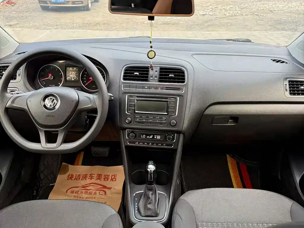 Volkswagen Polo — миниатюра 6