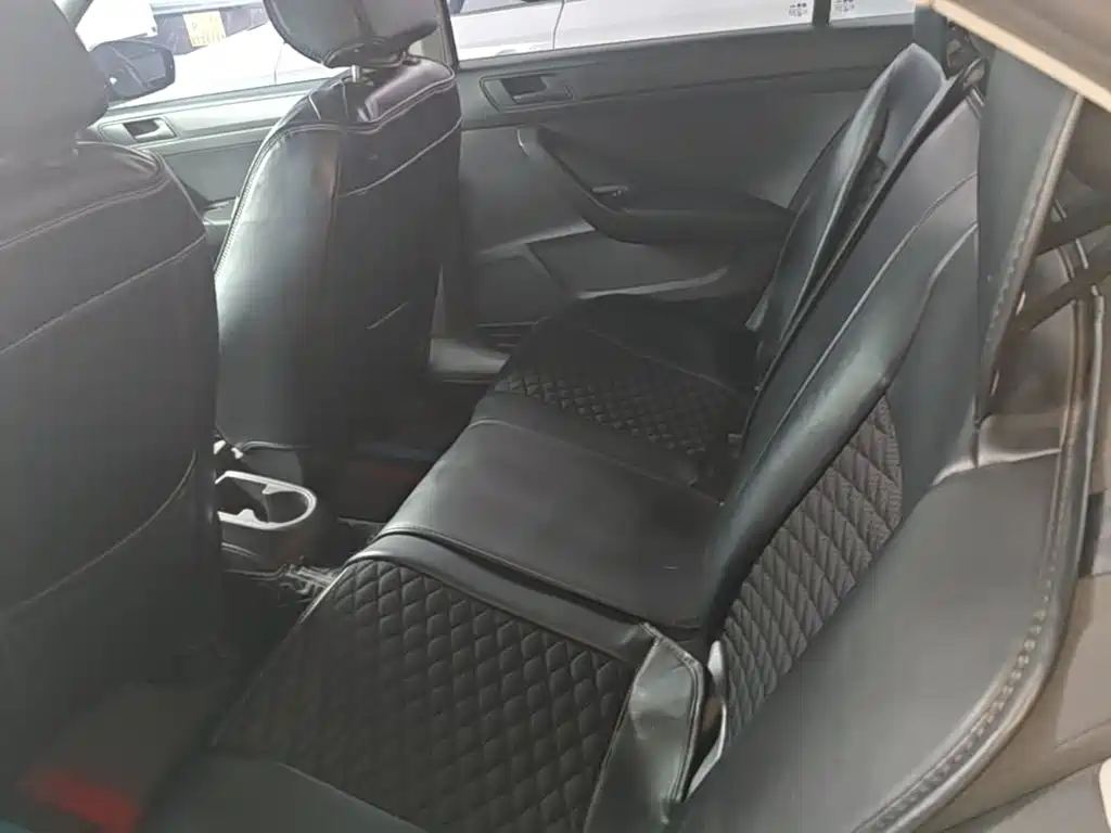 Volkswagen Santana — миниатюра 17