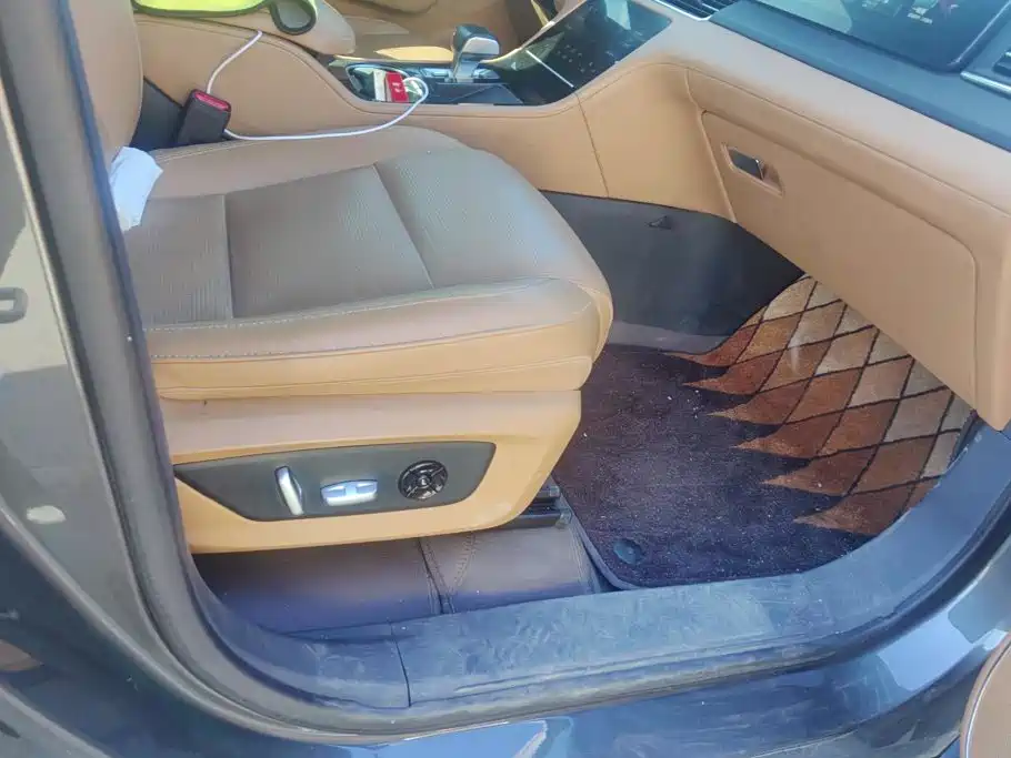 Li Auto Li ONE — миниатюра 8