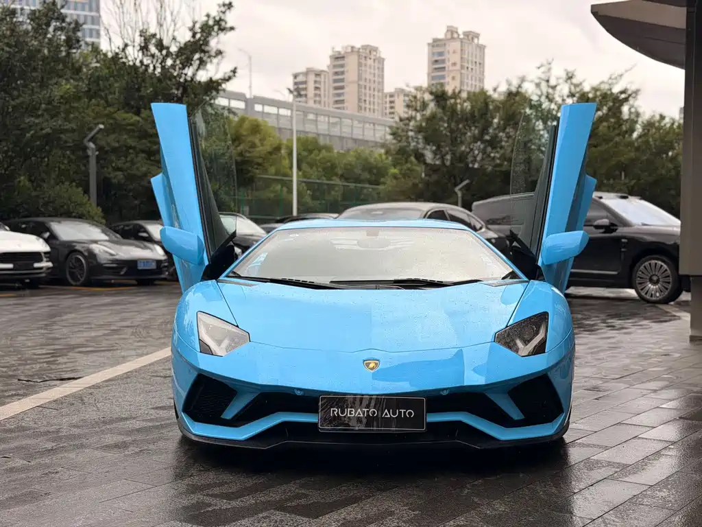 Lamborghini Aventador — миниатюра 2