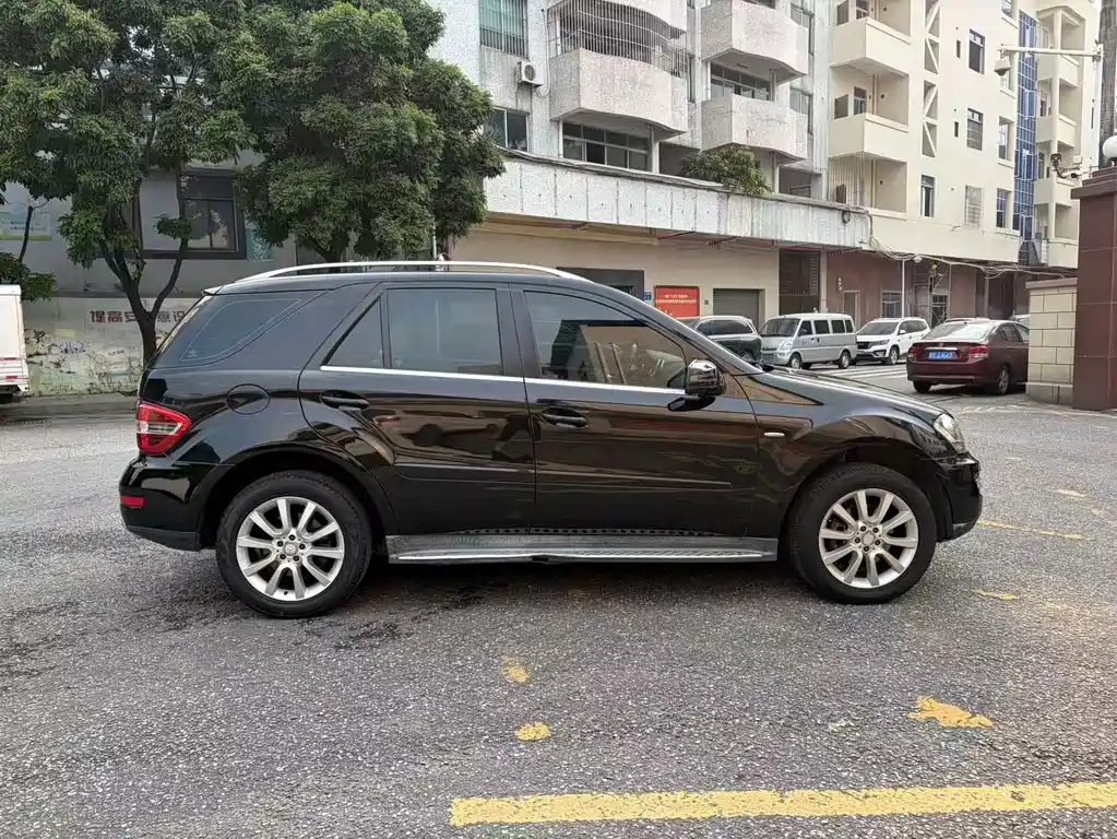 Mercedes-Benz M-Class — миниатюра 4