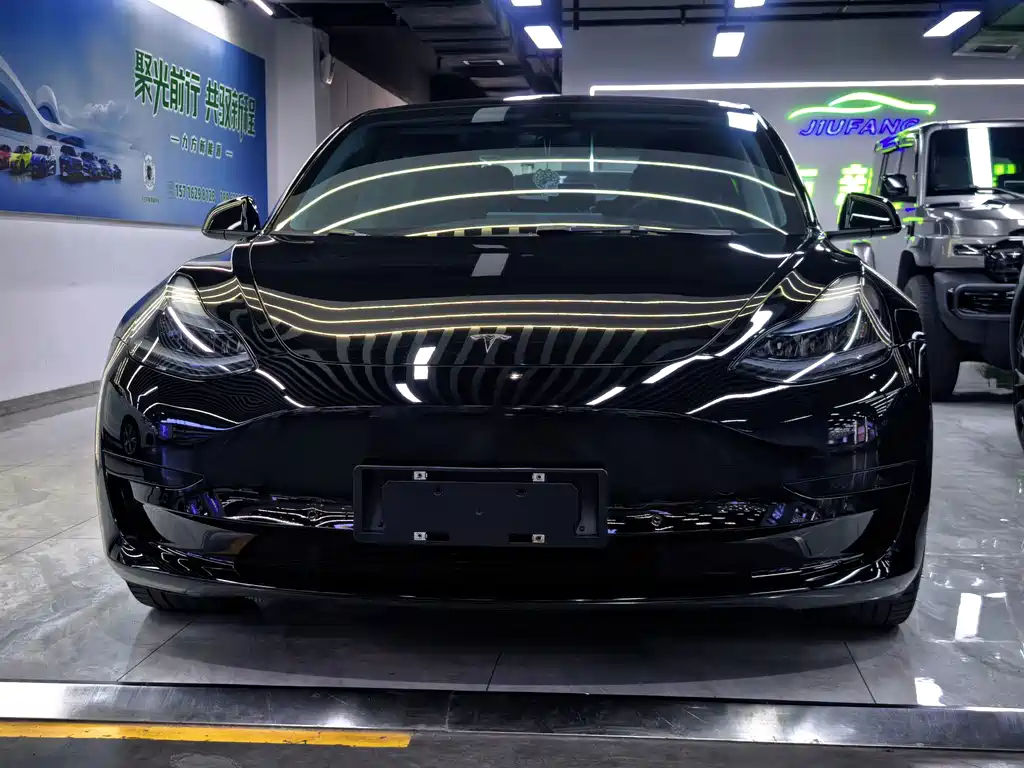 Tesla Model 3 — миниатюра 2