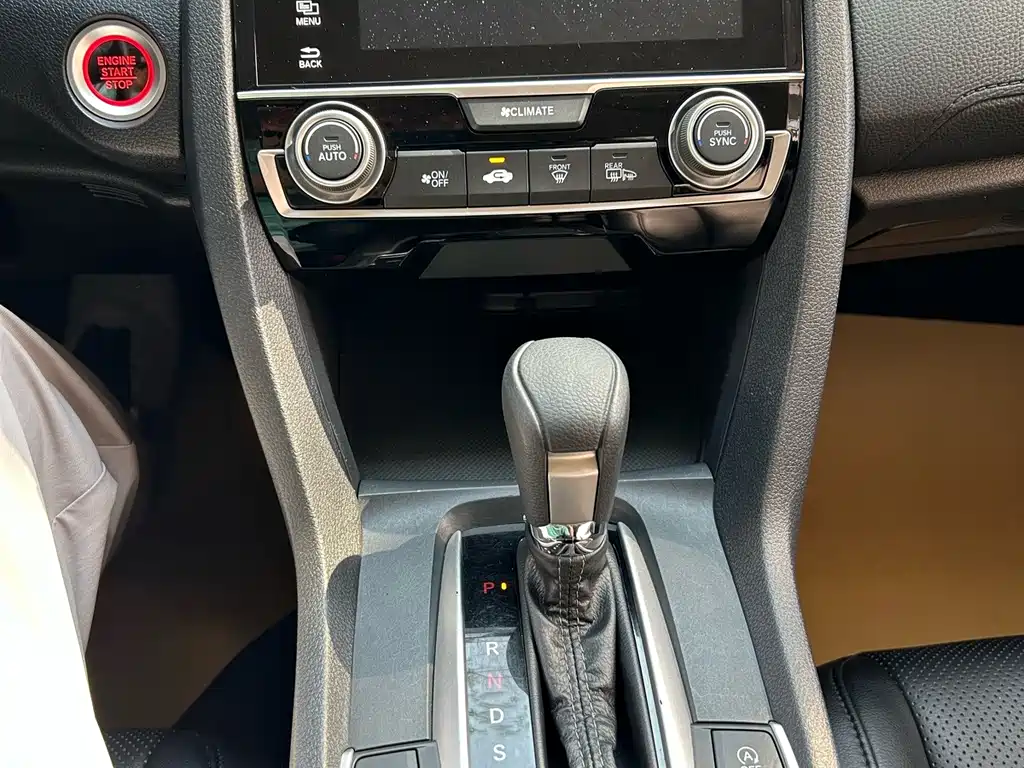 Honda Civic — миниатюра 8