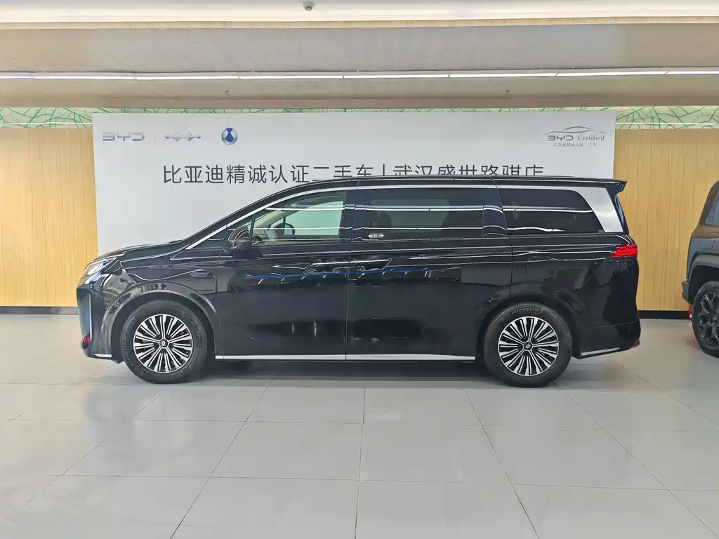 BYD Xia 2025 DM-i 1.5T 180km