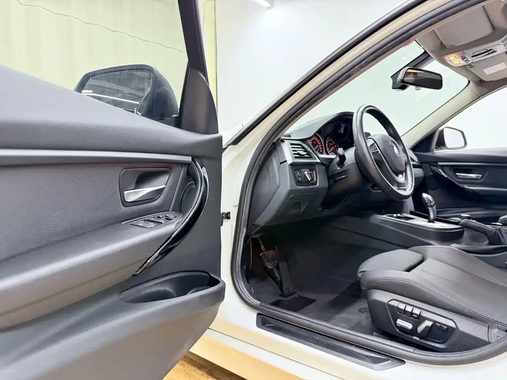 BMW 3 Series — миниатюра 22