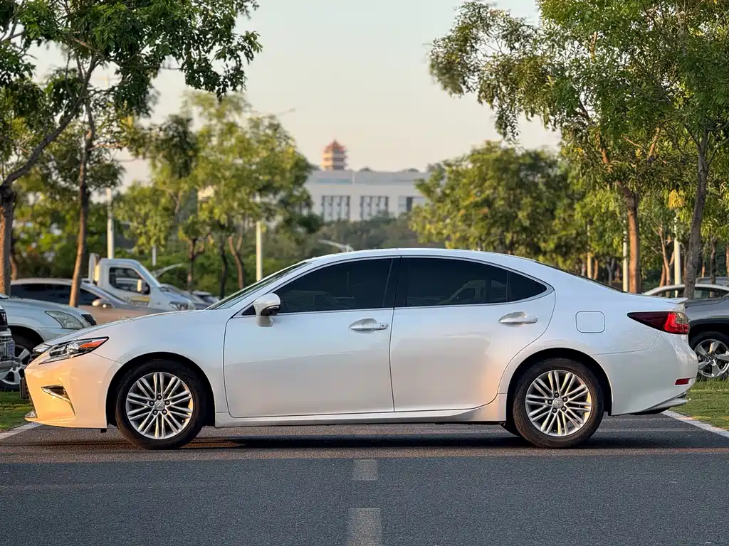 Lexus ES 2015 200 Elite