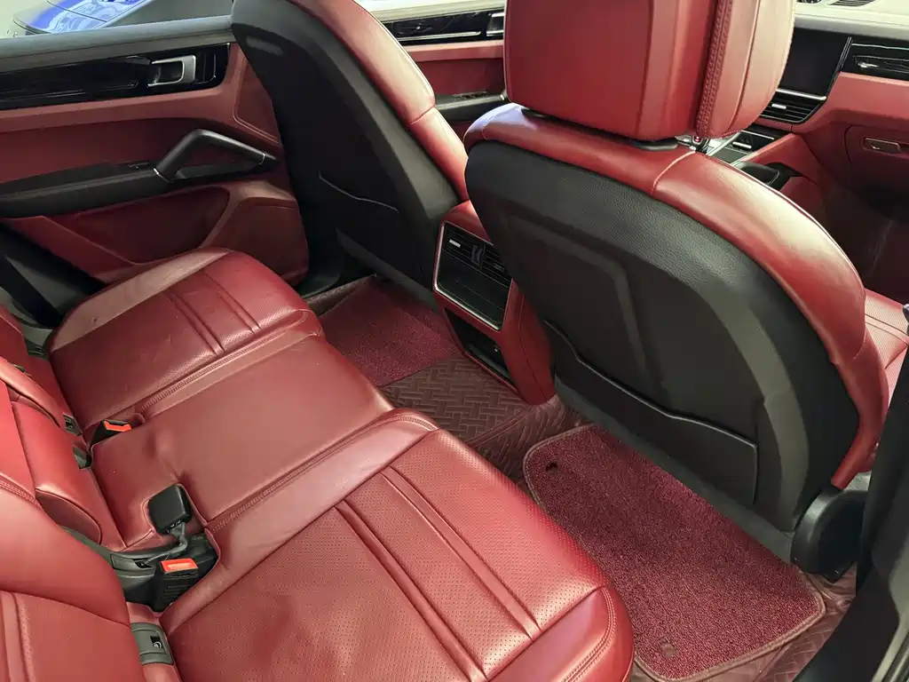 Porsche Cayenne — миниатюра 7