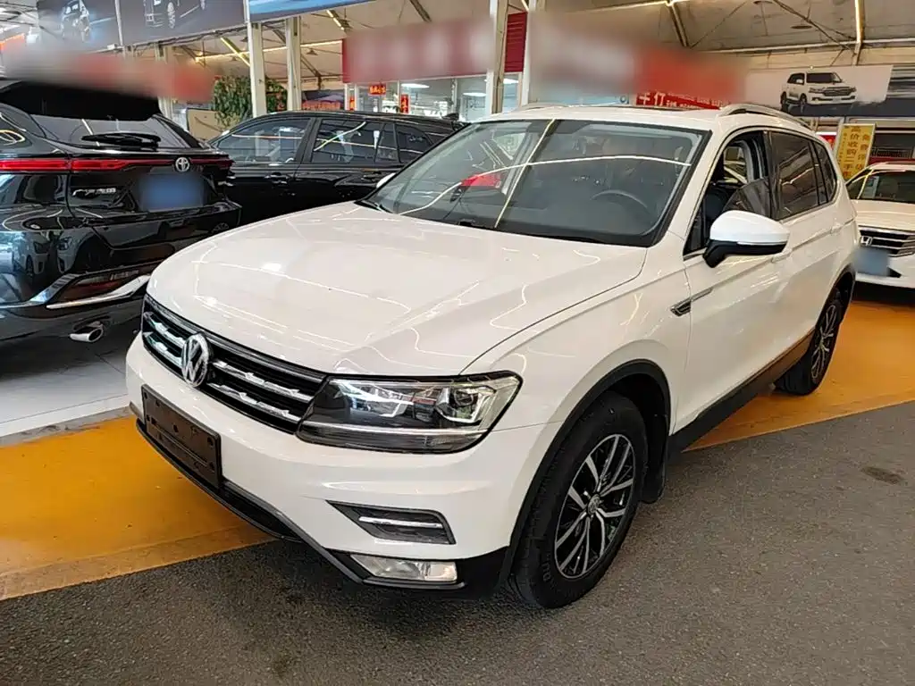 Volkswagen Tiguan L — миниатюра 2