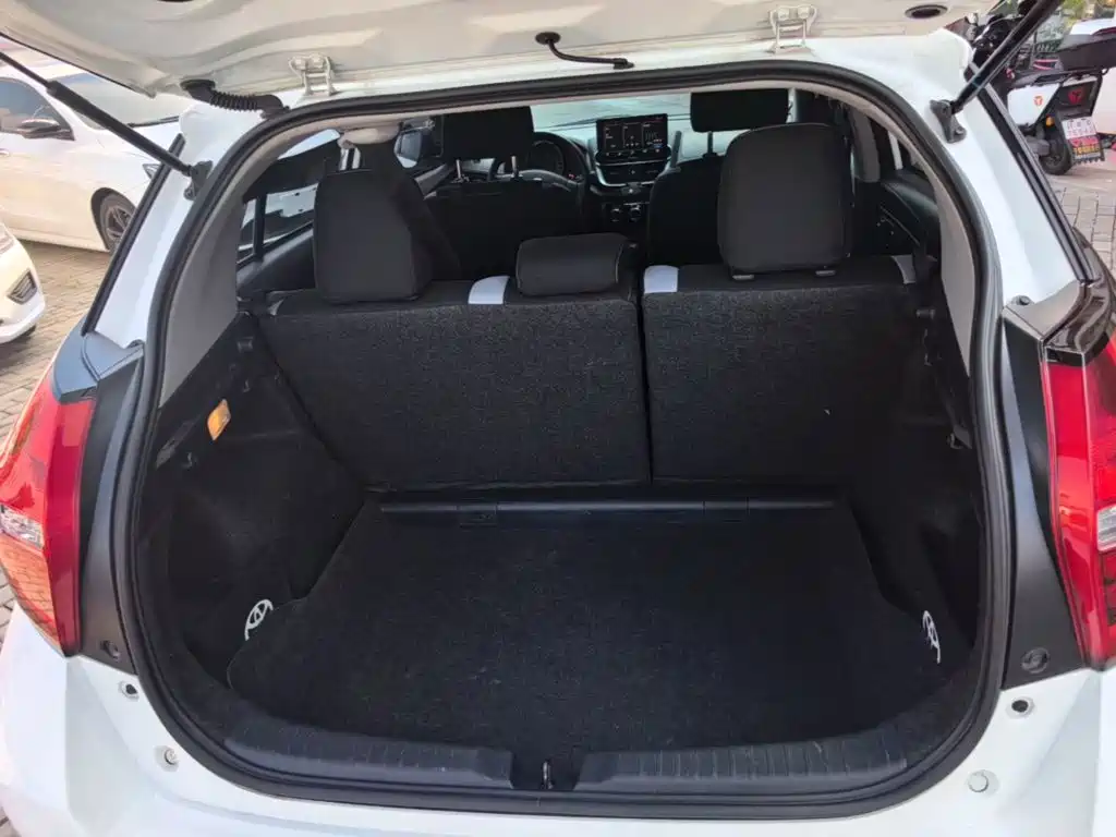 Toyota Yaris L — миниатюра 19