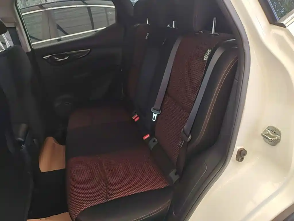 Nissan Qashqai — миниатюра 17