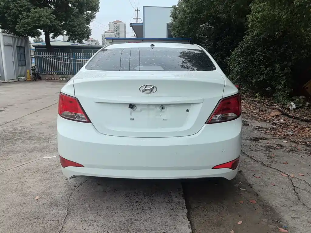 Hyundai Verna — миниатюра 6